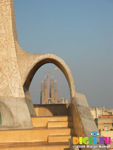 20925 Sagrada Familia from roof La Pedrera